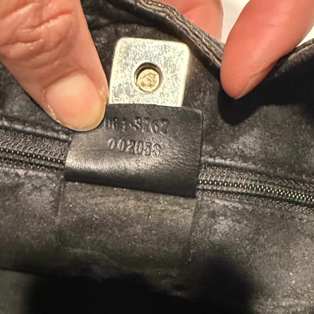 Gucci Vintage Elegant Black Leather Shoulder Bag - Picture 5 of 10